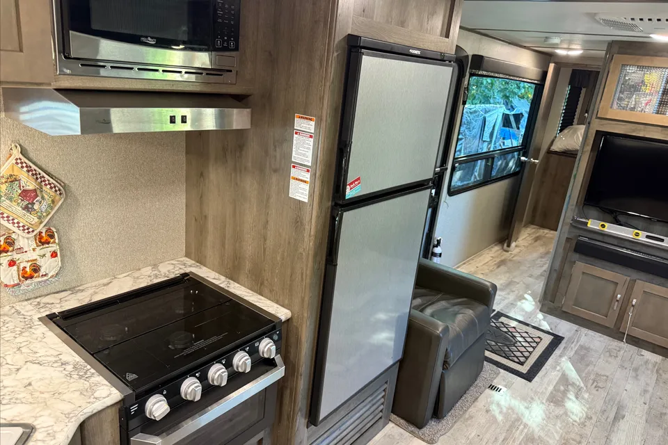 James's Keystone 29fk Travel Trailer