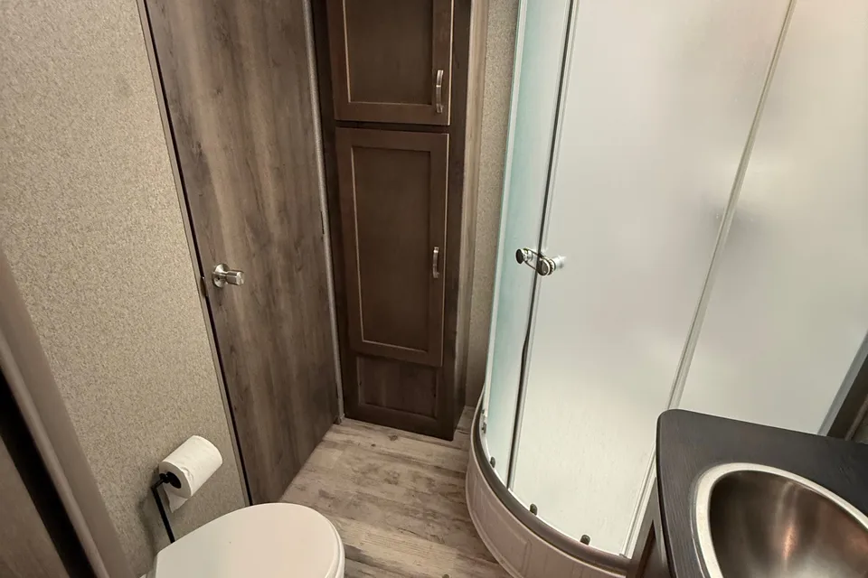 James's Keystone 29fk Travel Trailer