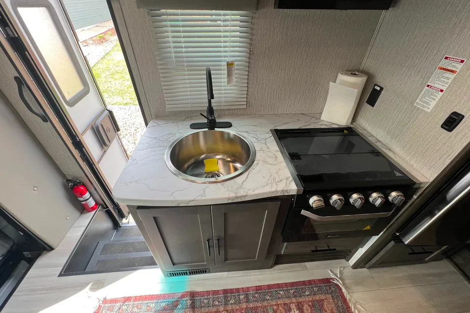 Barry's 2023 Coachman Prism