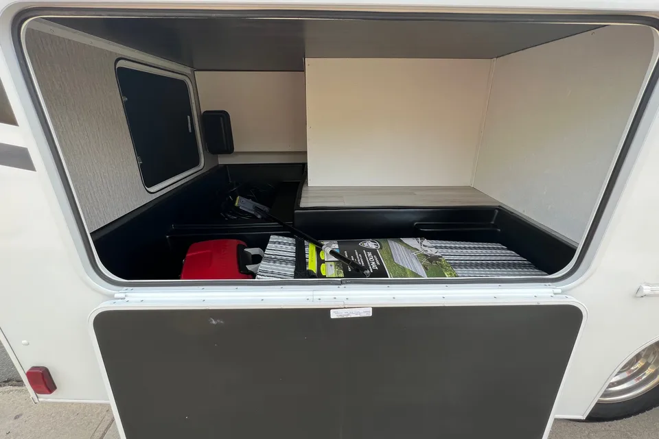 Barry's 2023 Coachman Prism