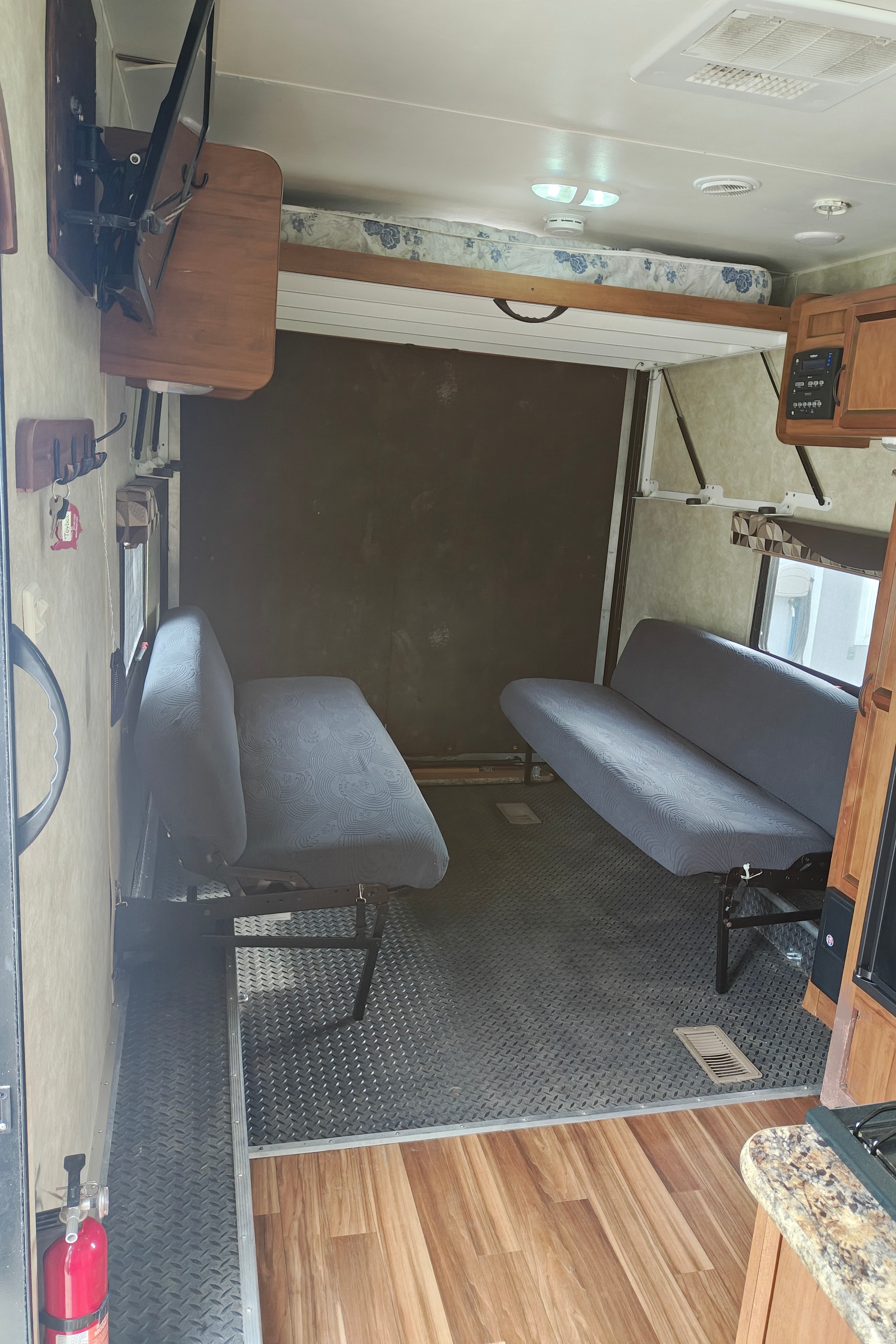 Craig's Gulf Stream Track & Trail Toy Hauler