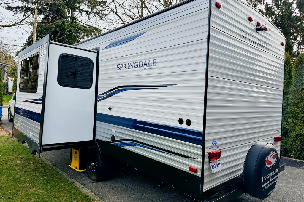 Falcon Peak Rentals- 2022 Keystone 240BHWE Travel Trailer