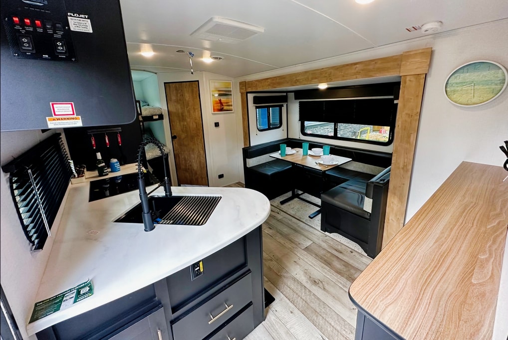 Falcon Peak Rentals- 2022 Keystone 240BHWE Travel Trailer