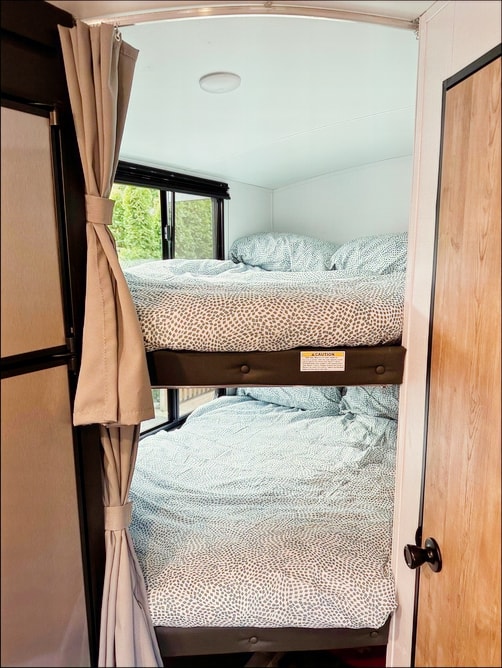 Falcon Peak Rentals- 2022 Keystone 240BHWE Travel Trailer