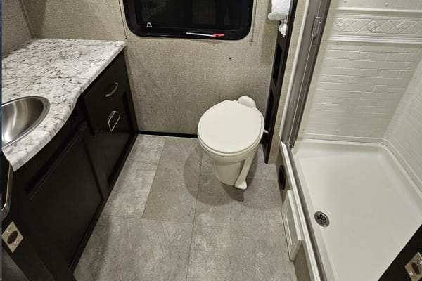 "IMAGINE" A Luxury Vacation - Sleeps 2