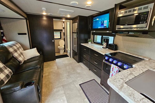 "IMAGINE" A Luxury Vacation - Sleeps 2