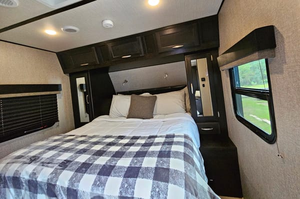 "IMAGINE" A Luxury Vacation - Sleeps 2