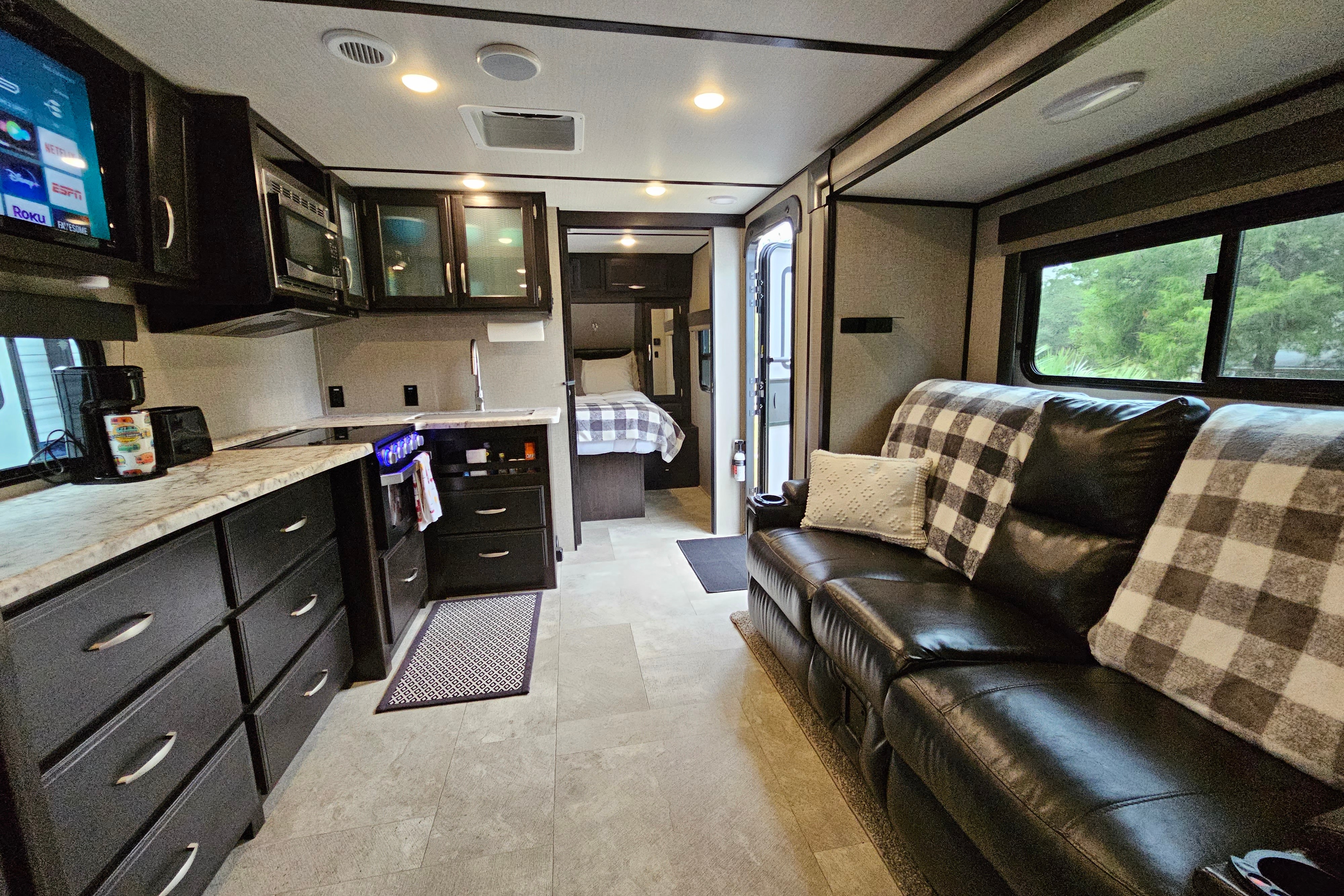"IMAGINE" A Luxury Vacation - Sleeps 2