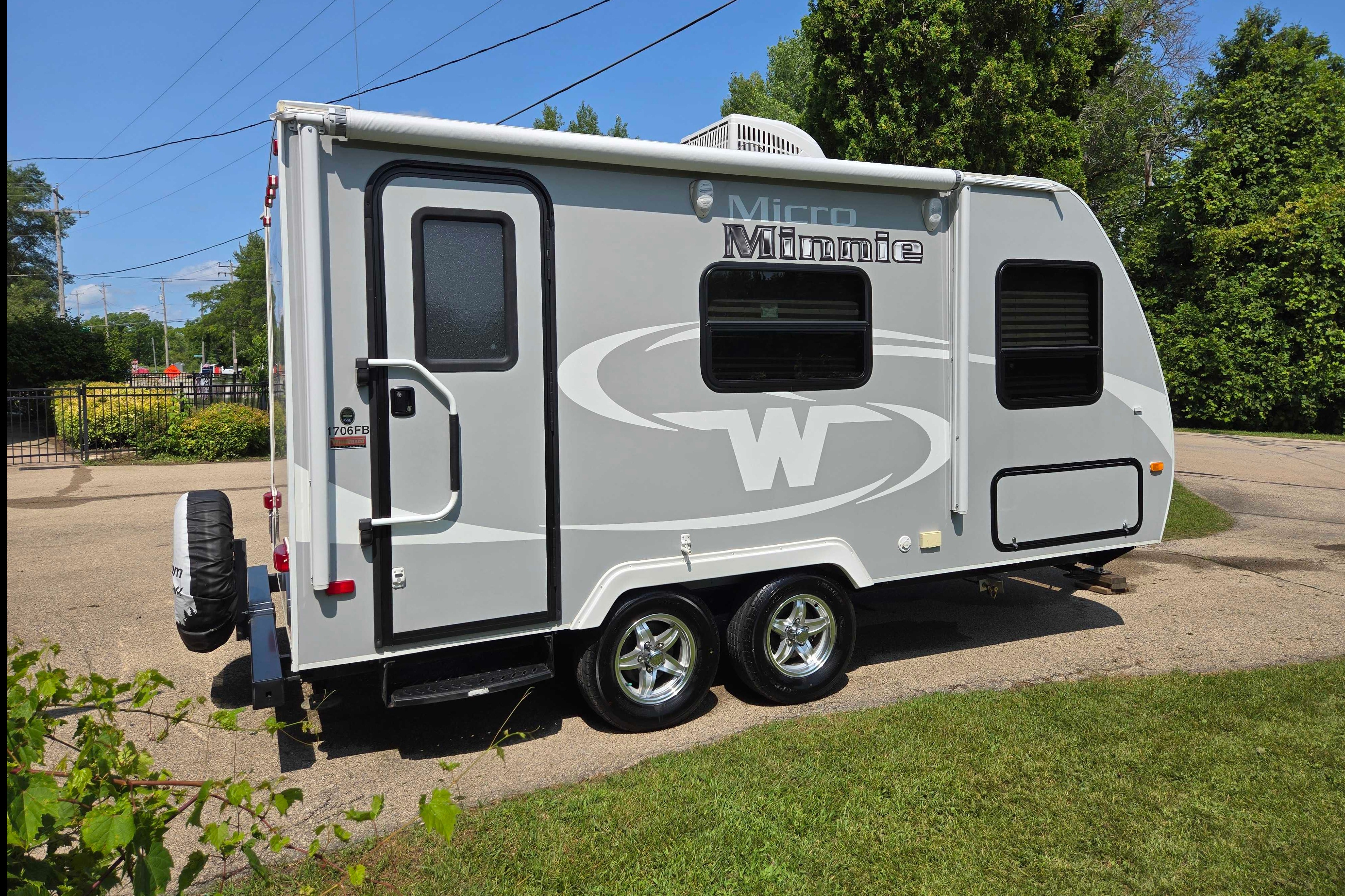 Guillermo's Winnebago 1706fb Travel Trailer