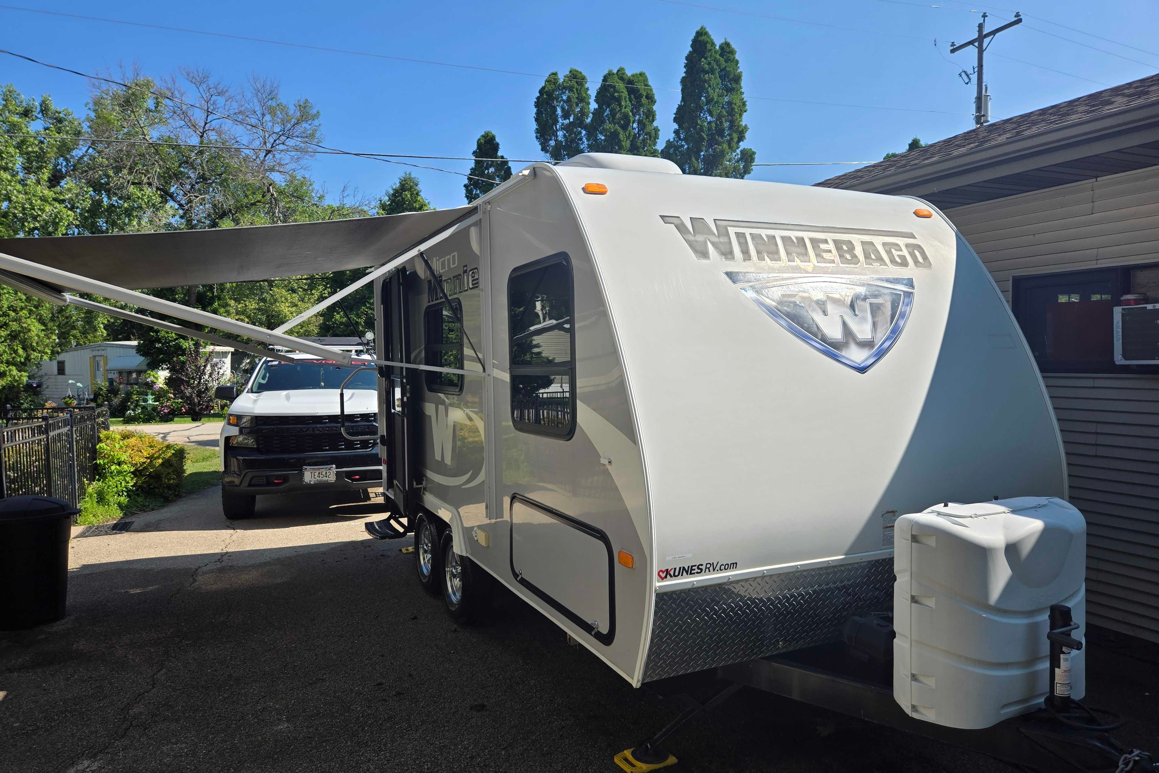 Guillermo's Winnebago 1706fb Travel Trailer