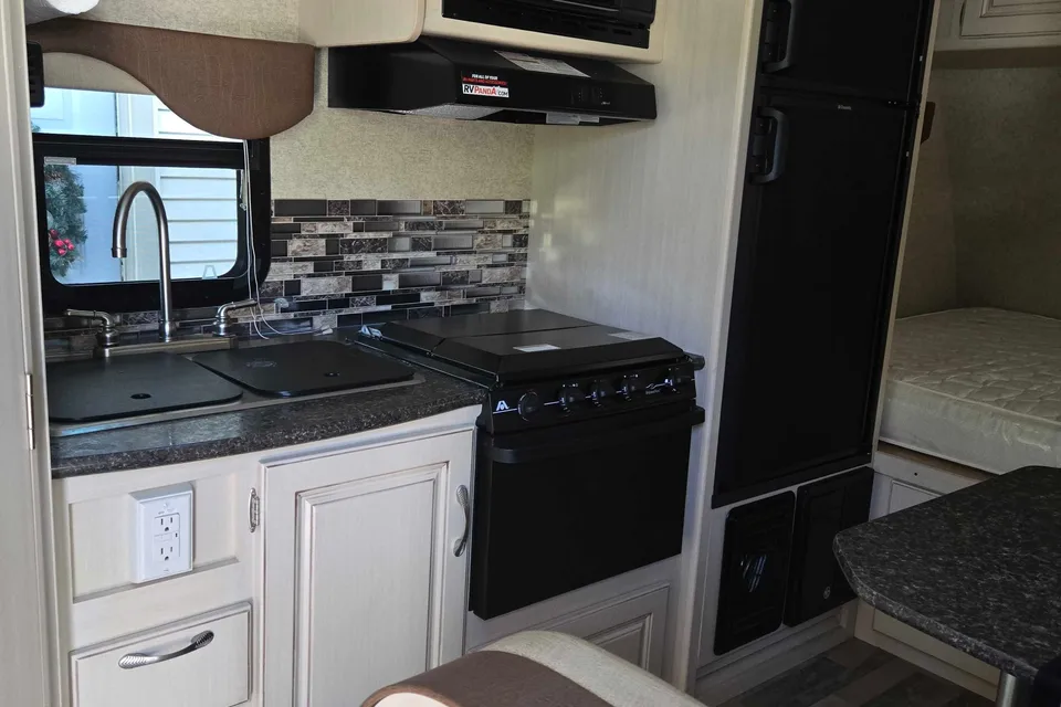 Guillermo's Winnebago 1706fb Travel Trailer