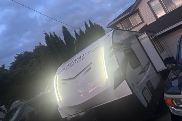 Robert 's Starcraft Superlite Travel Trailer
