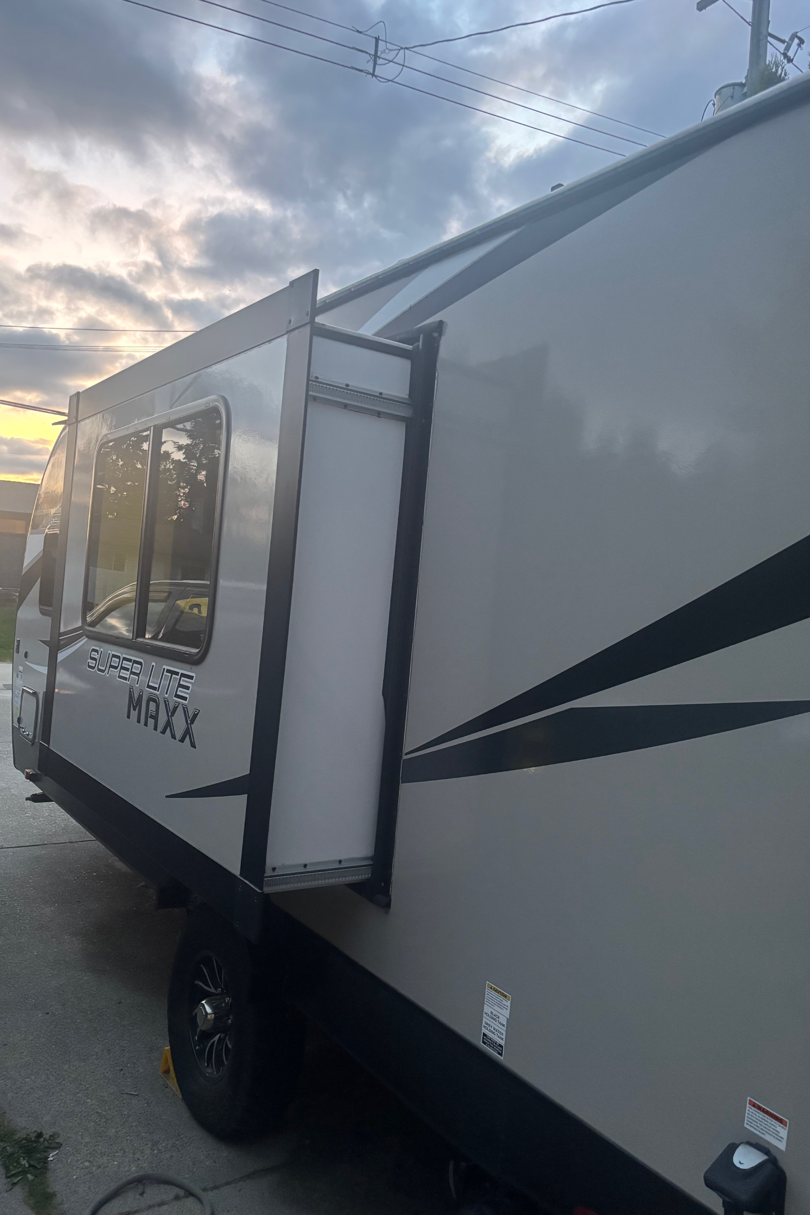 Robert 's Starcraft Superlite Travel Trailer
