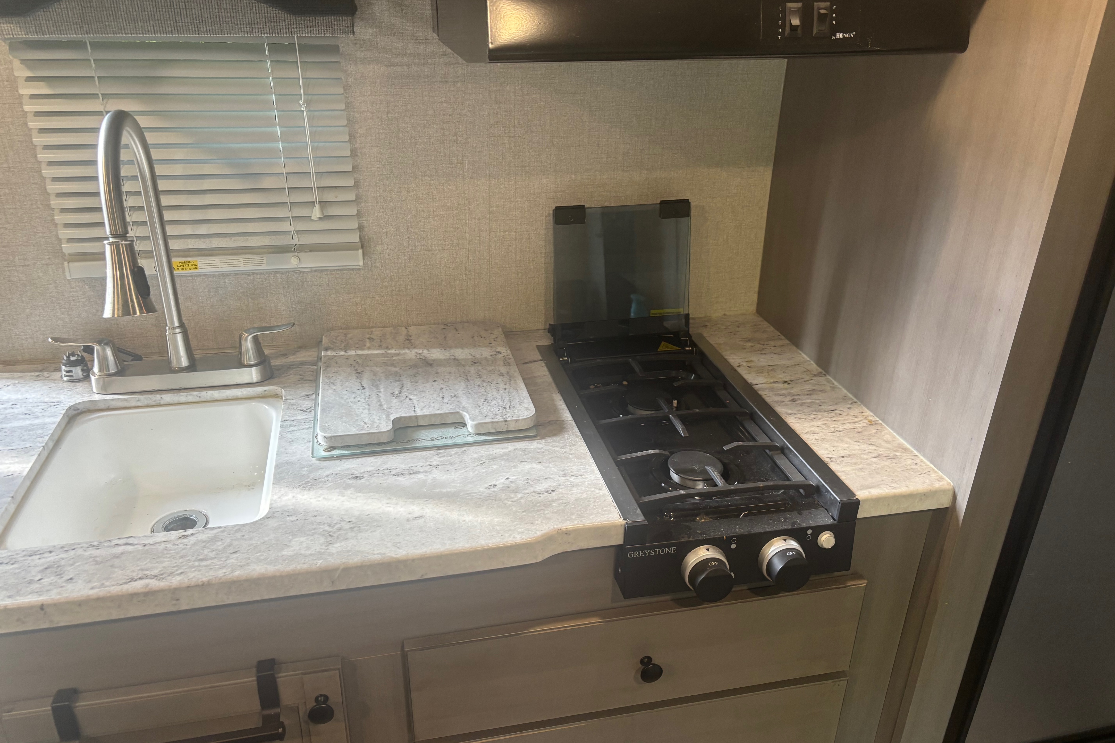 Robert 's Starcraft Superlite Travel Trailer