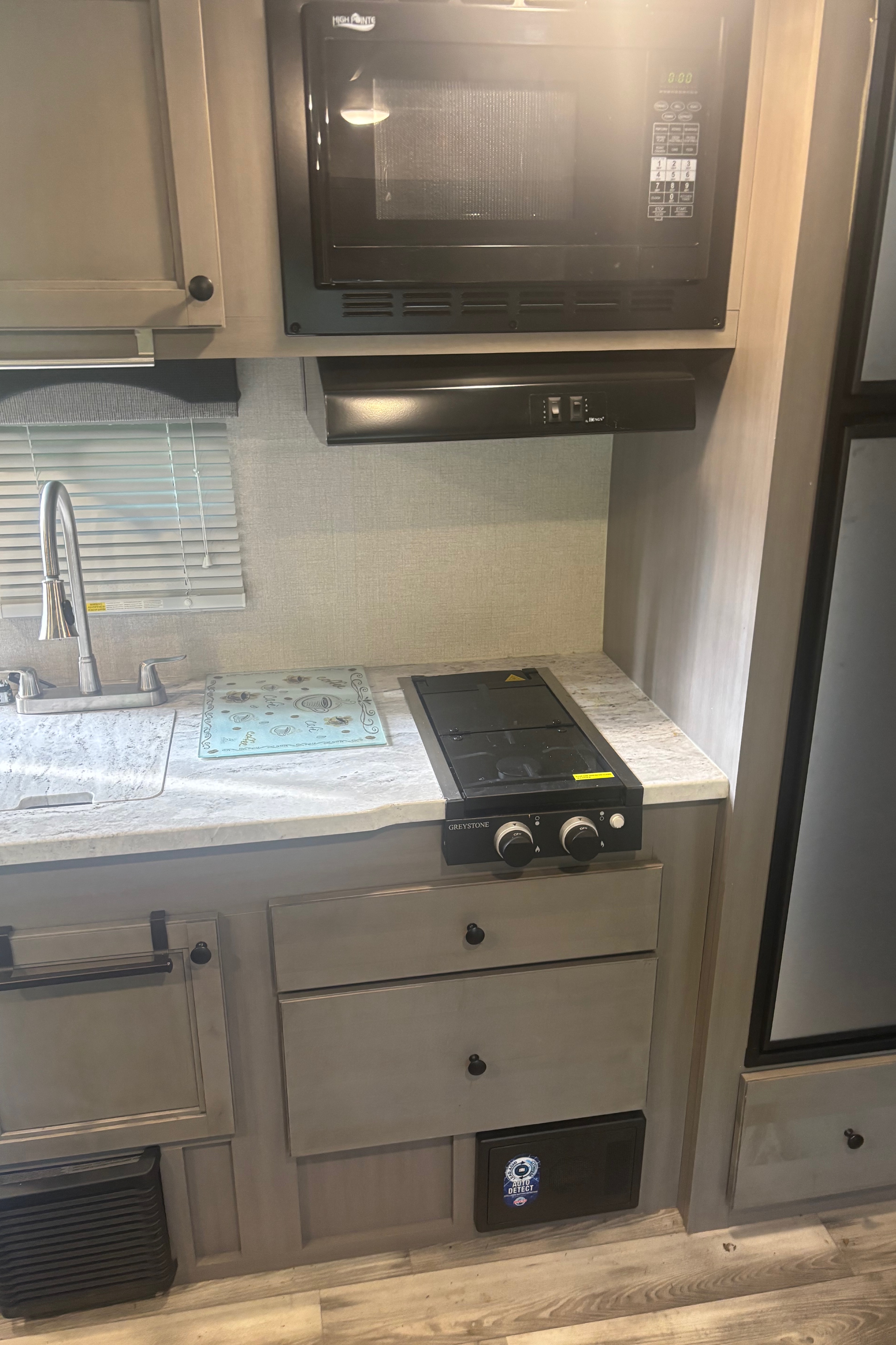 Robert 's Starcraft Superlite Travel Trailer