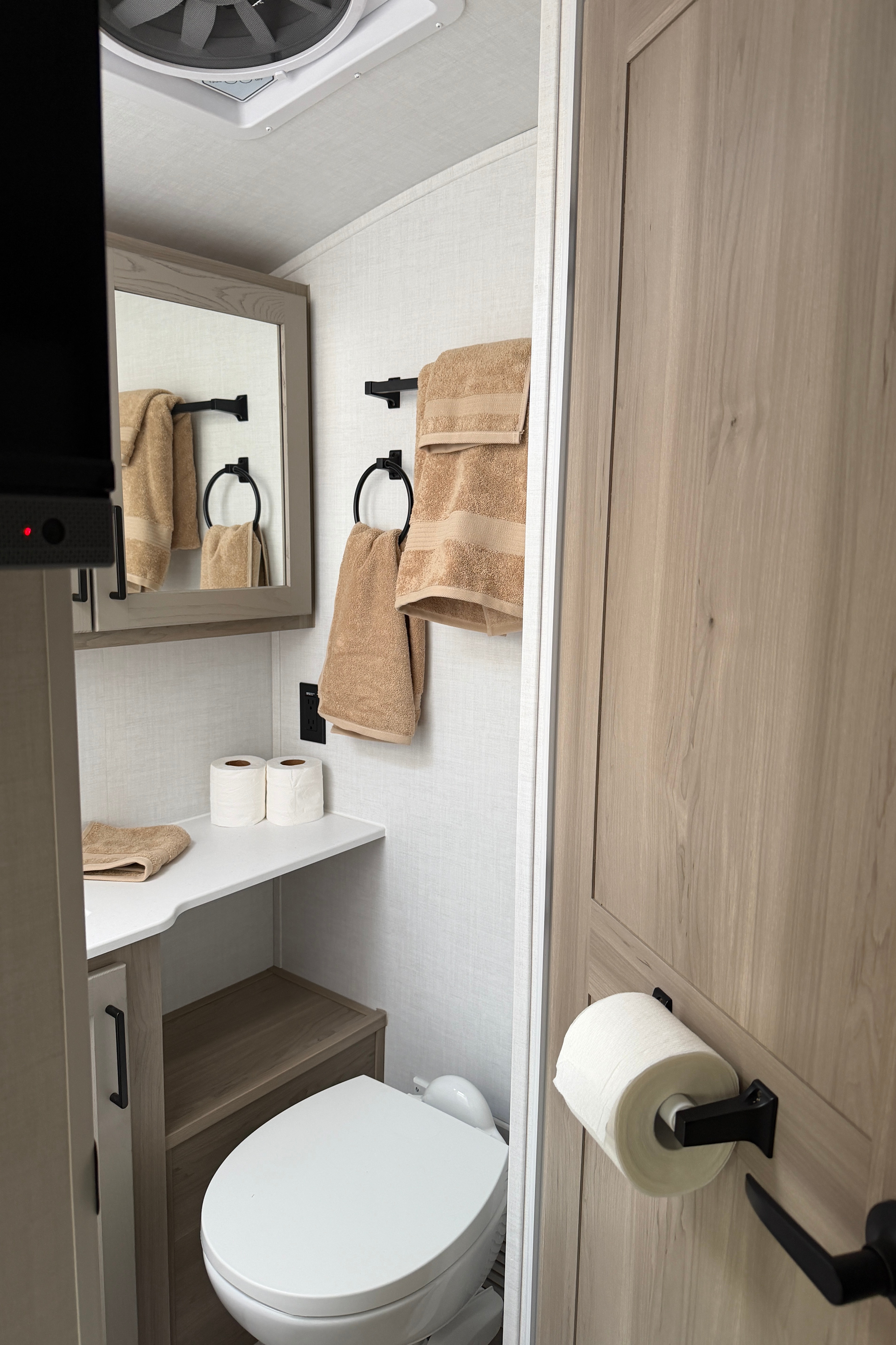 Fox RV Rentals Forest River Rockwood Geo Pro 20FK