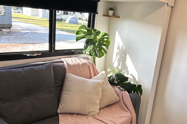 Fully Renovated Fifth Wheel, With Many High End Upgrades. Fully Stocked and Ready to Go!