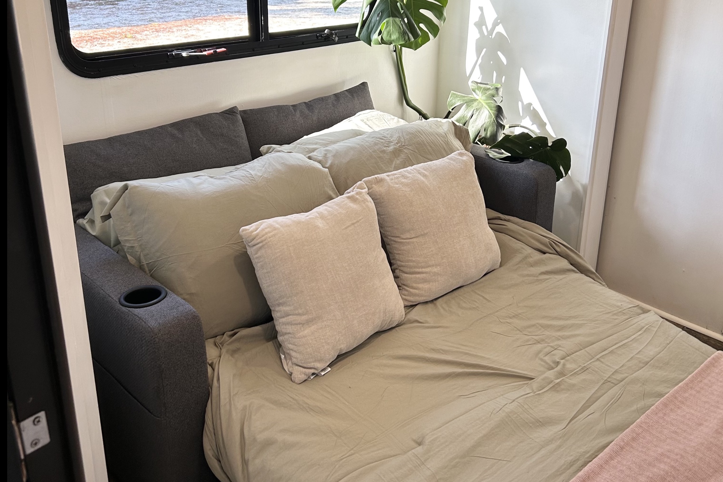 Fully Renovated Fifth Wheel, With Many High End Upgrades. Fully Stocked and Ready to Go!