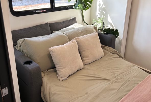 Fully Renovated Fifth Wheel, With Many High End Upgrades. Fully Stocked and Ready to Go!