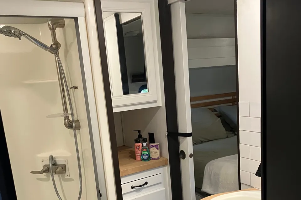 Fully Renovated Fifth Wheel, With Many High End Upgrades. Fully Stocked and Ready to Go!