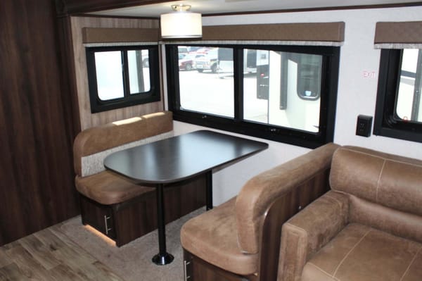 All you need to do is show up! Fully stocked, transported and set-up at your location, family friendly Jayco White Hawk 31’ Trailer!