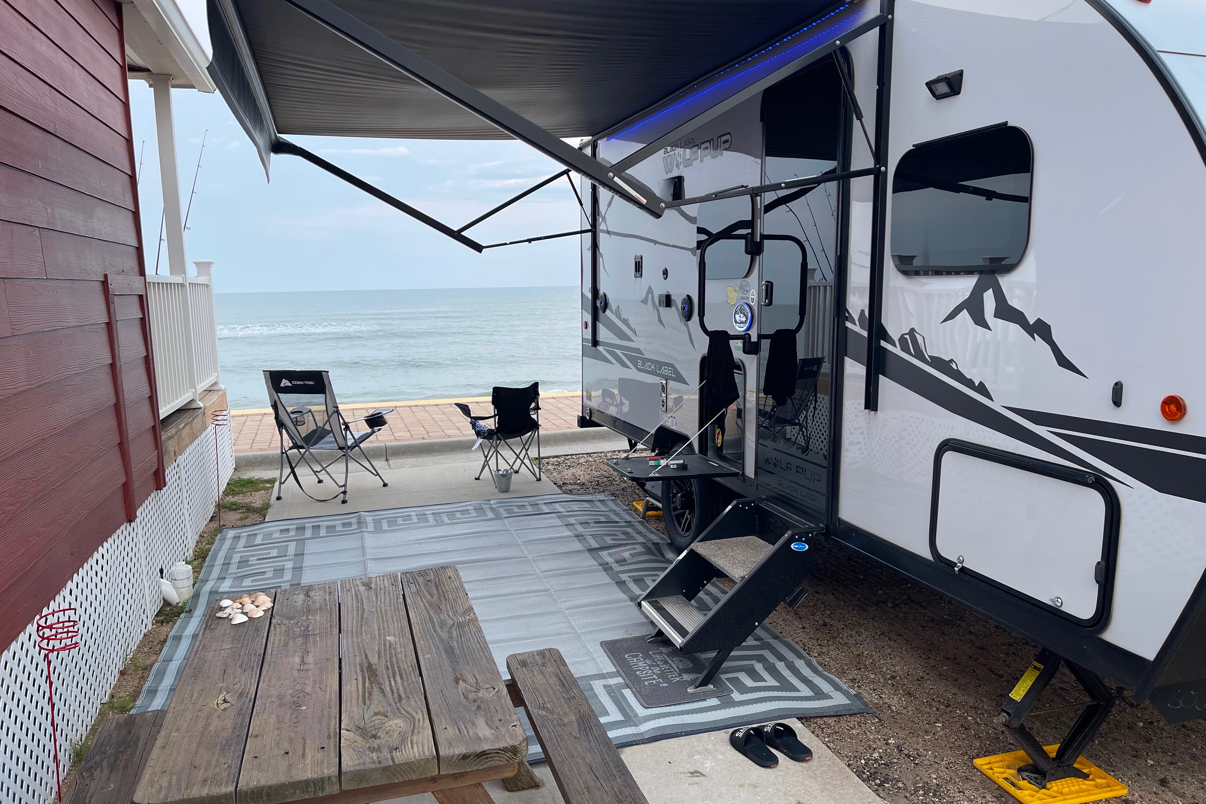 *TV, Solar, Bunkbeds..*