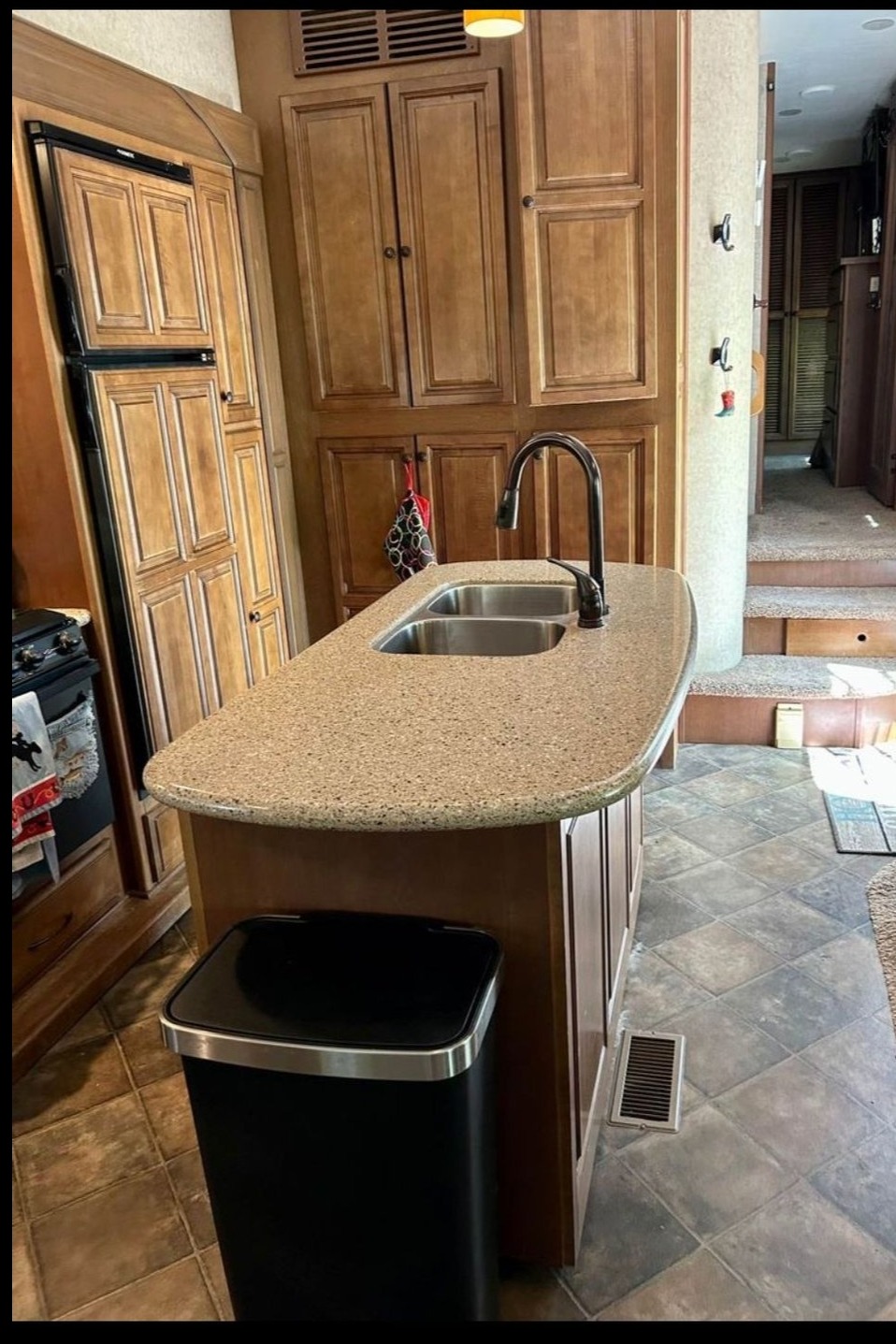 Ariel 's Heartland Bighorn Fifth Wheel