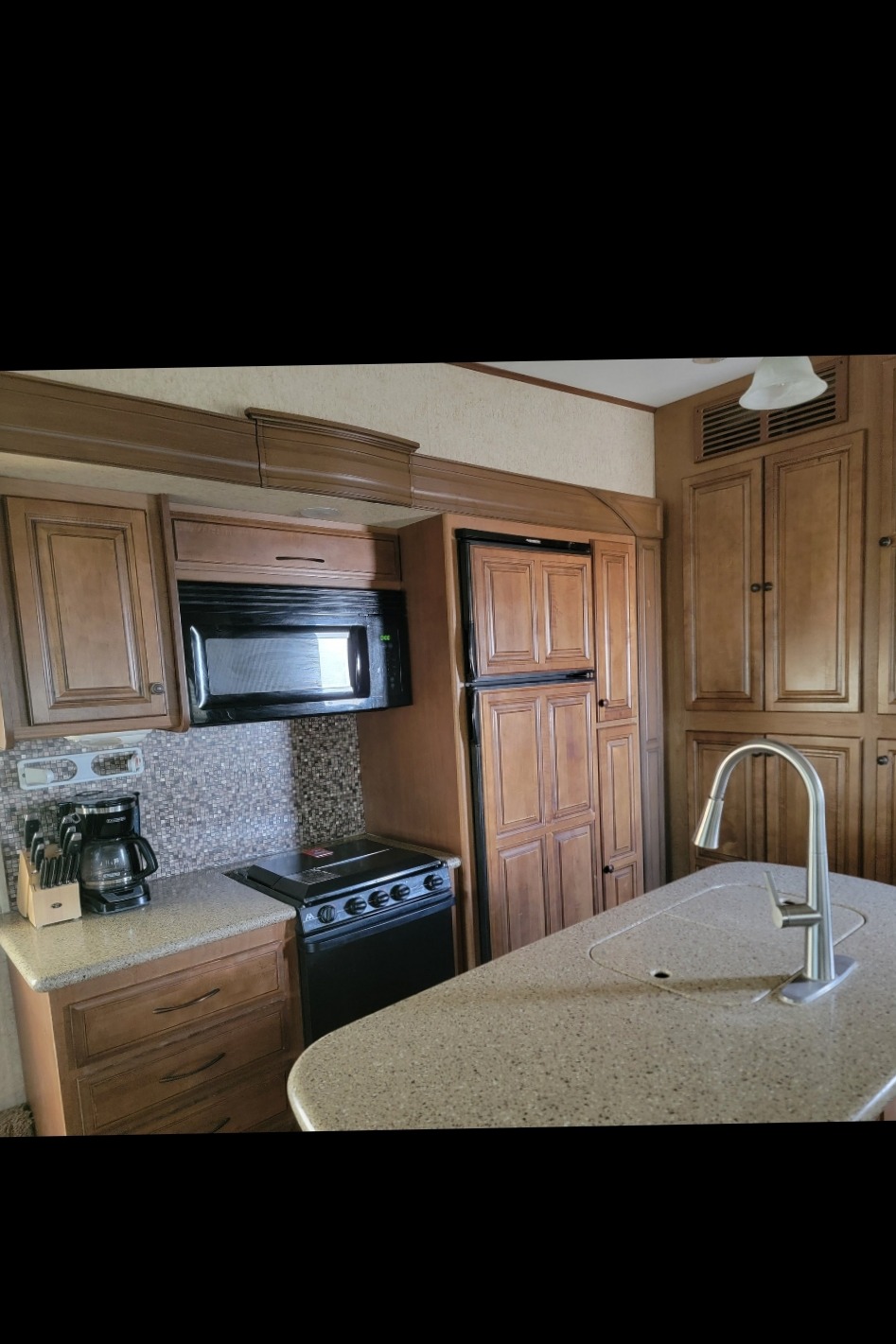 Ariel 's Heartland Bighorn Fifth Wheel