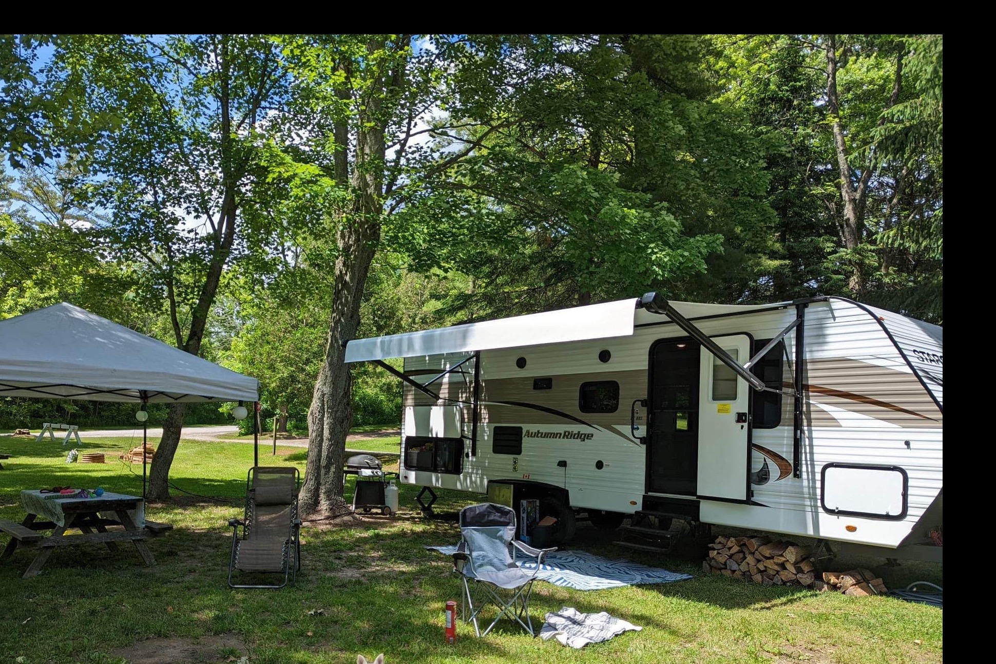 The Campbell's Starcraft 26BHS Travel Trailer
