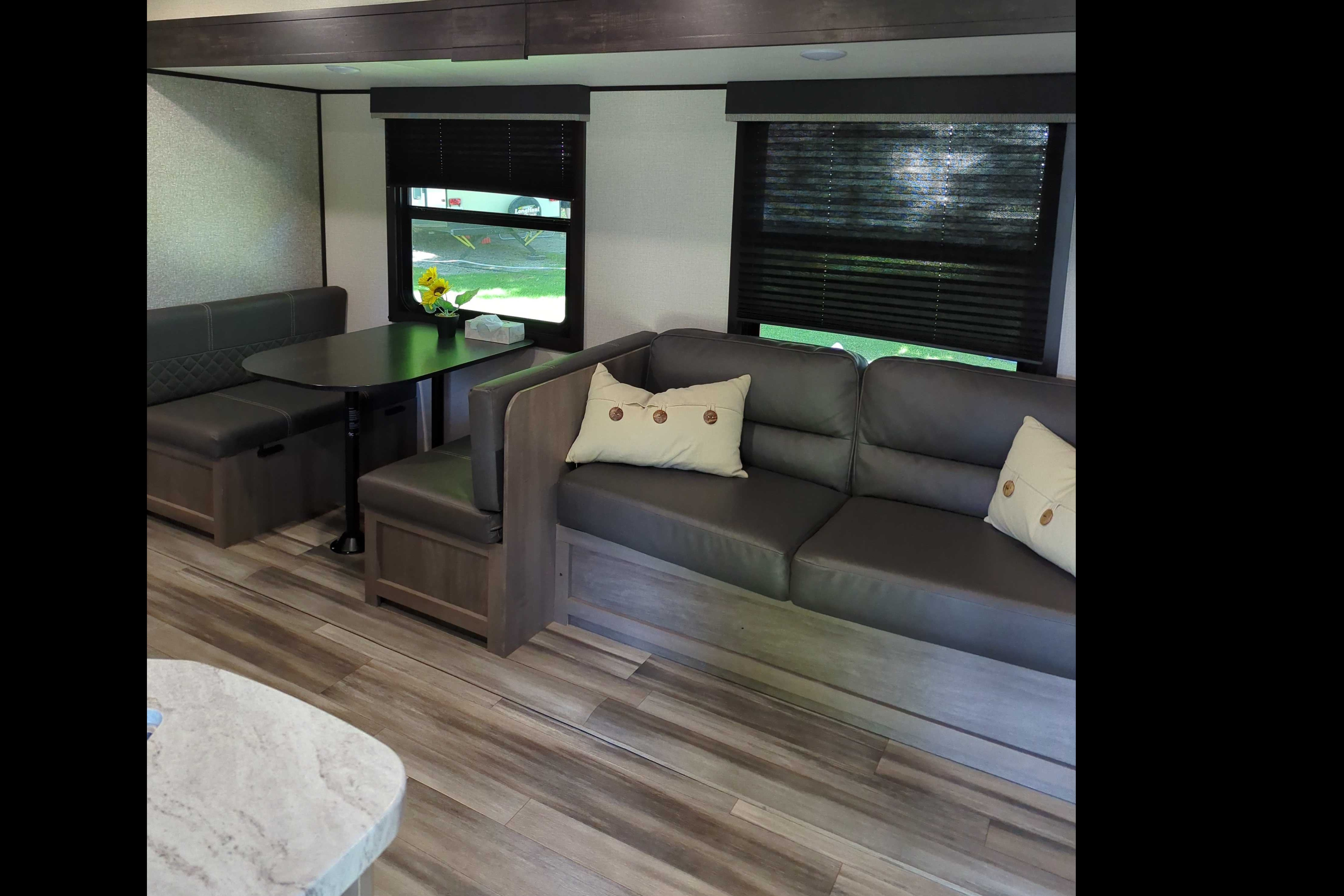 The Campbell's Starcraft 26BHS Travel Trailer