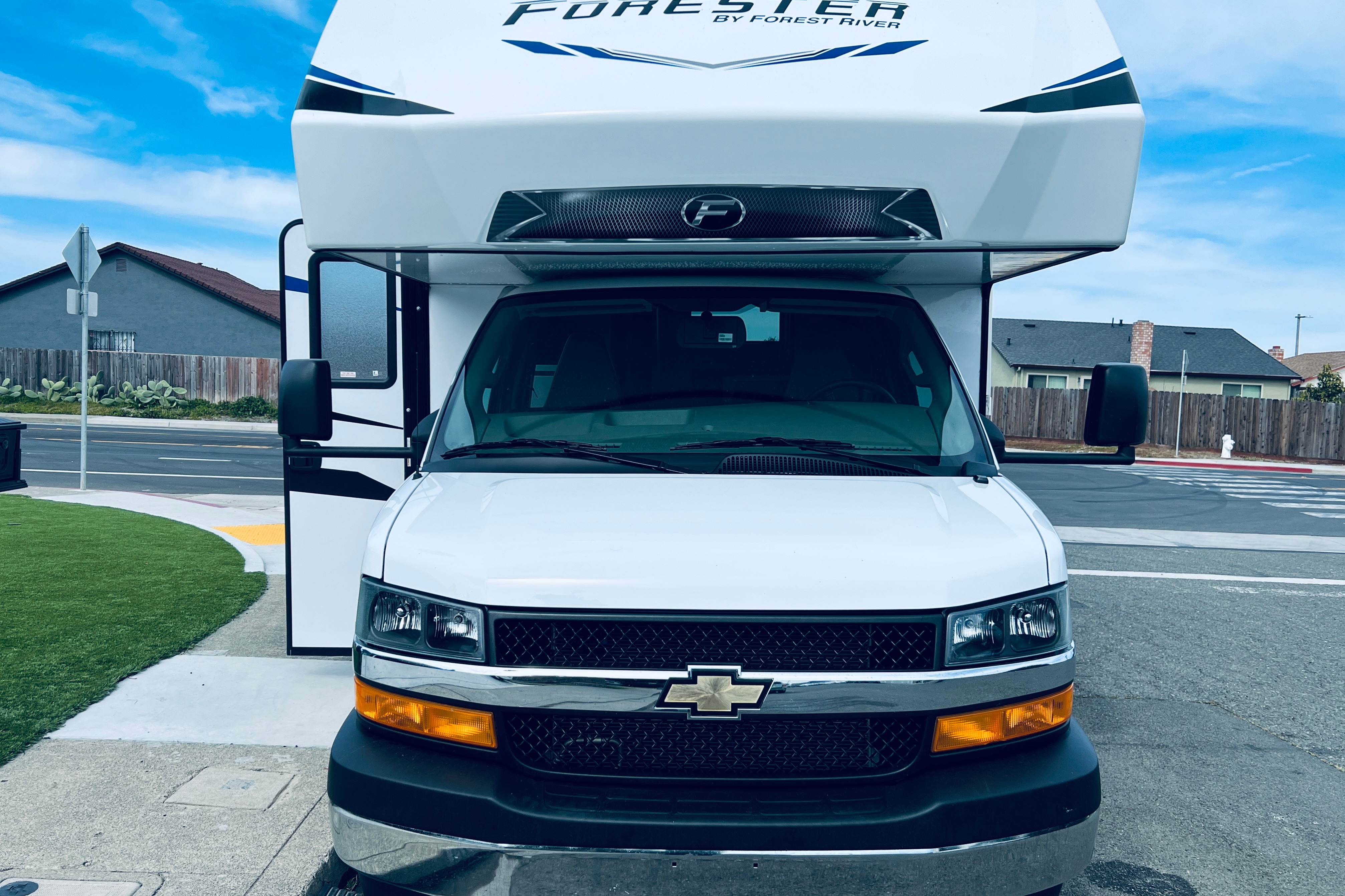 SUPER CLEAN 2025 FORESTER 24' (PET FRIENDLY)