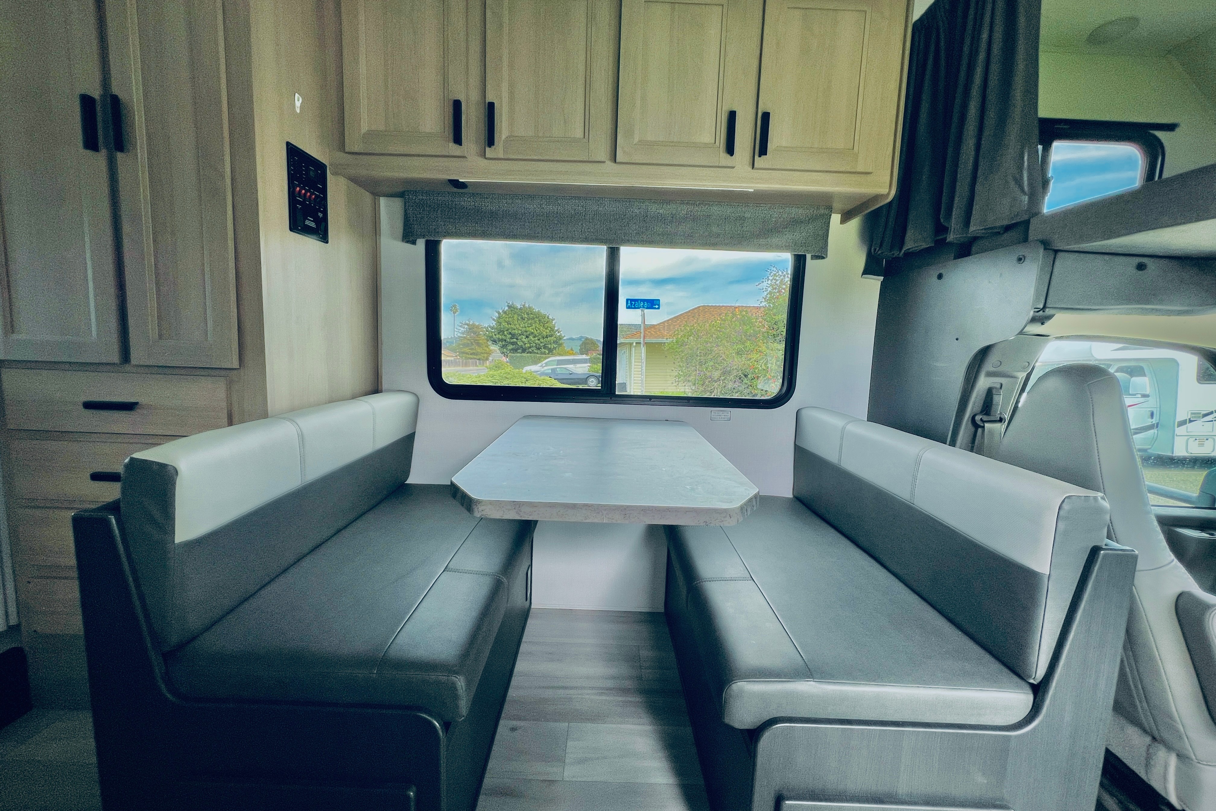 SUPER CLEAN 2025 FORESTER 24' (PET FRIENDLY)