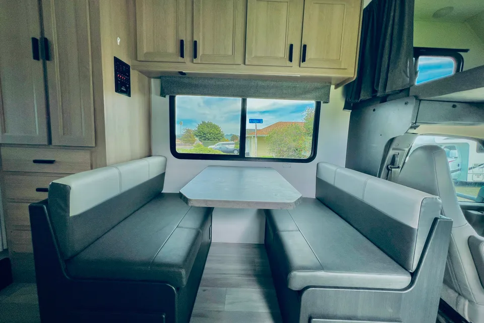 SUPER CLEAN 2025 FORESTER 24' (PET FRIENDLY)