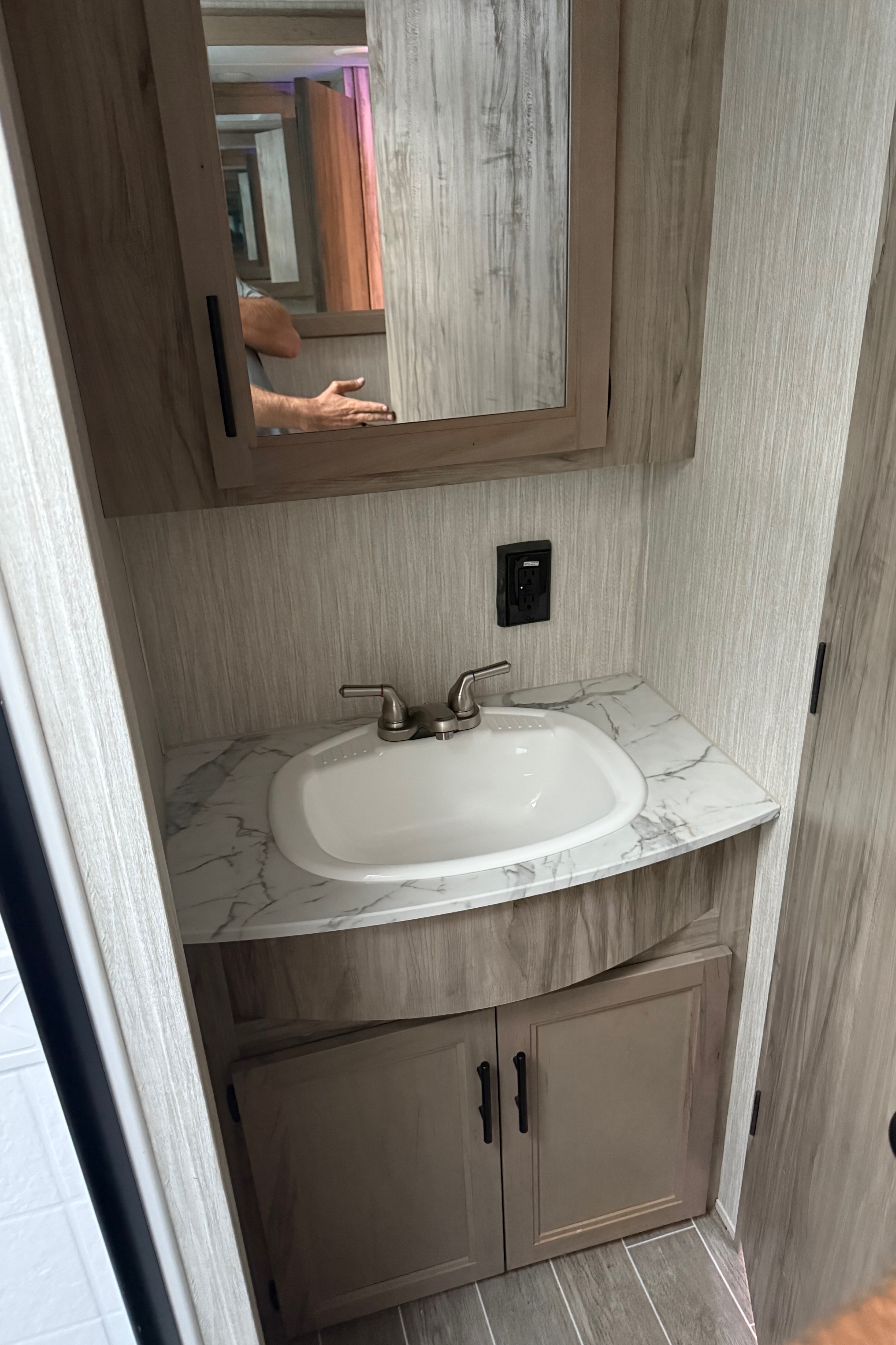 Arctic Wolf 38ft Fifth Wheel