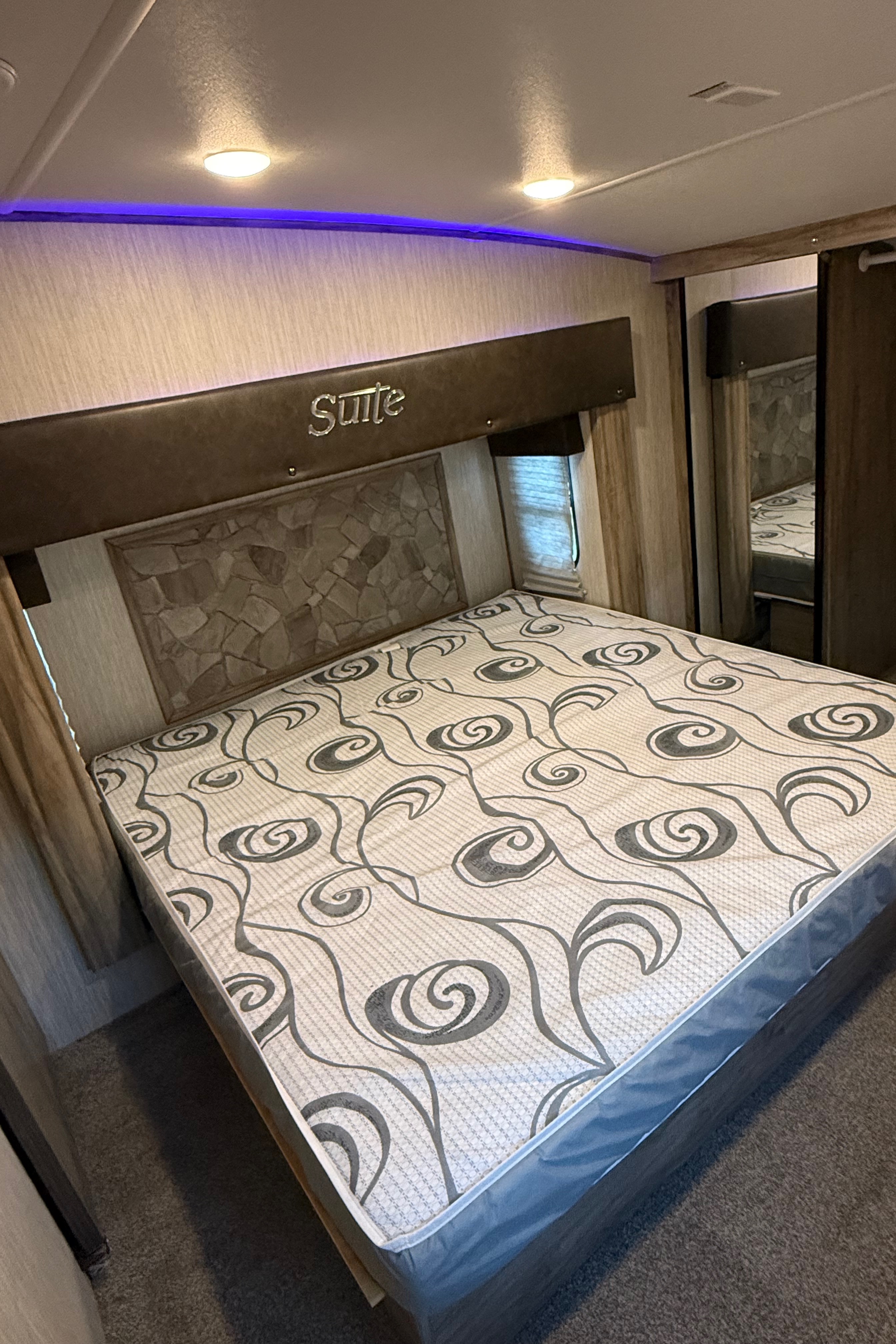 Arctic Wolf 38ft Fifth Wheel