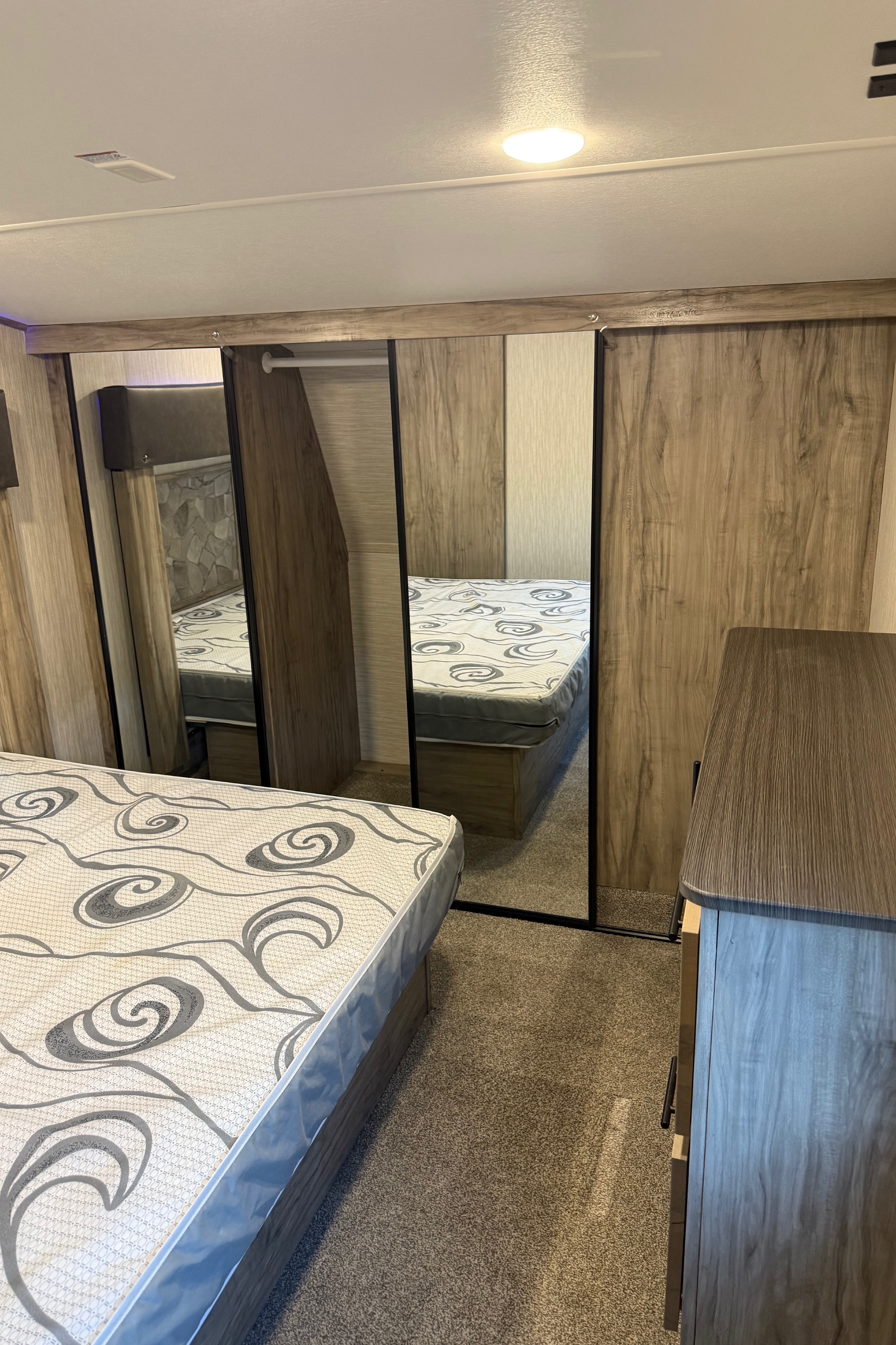 Arctic Wolf 38ft Fifth Wheel