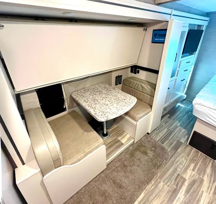 2022 Thor Motor Coach Freedom Elite 30FE