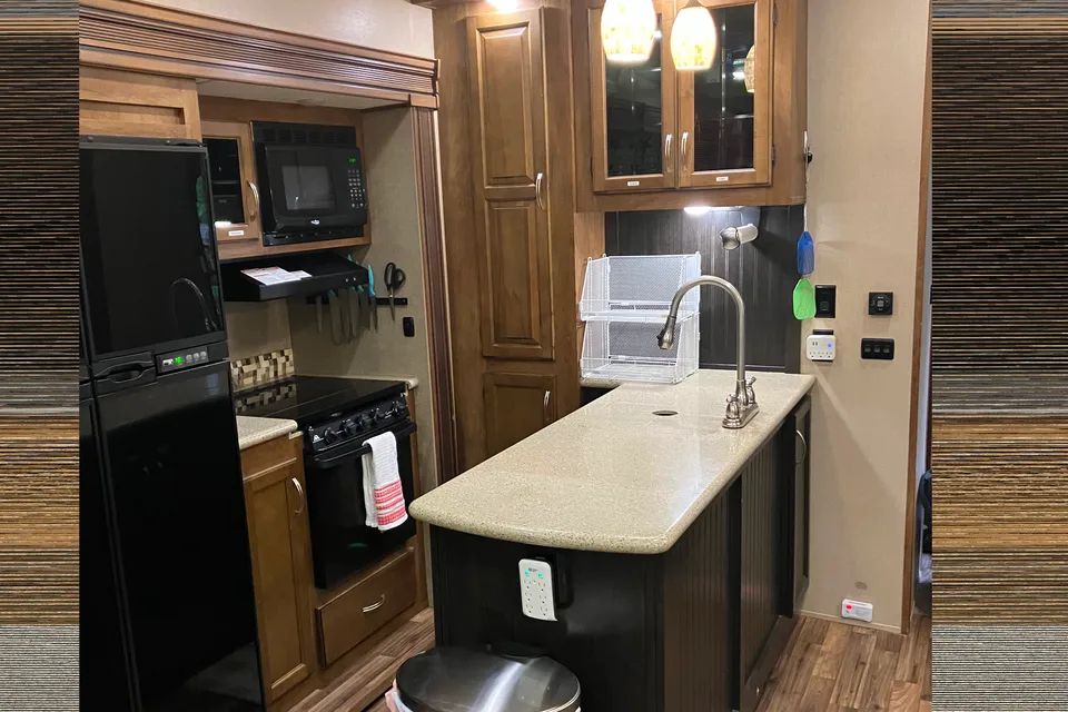Jones Chaparral 2 Bedroom 390QSMB