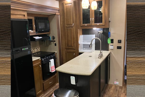 Jones Chaparral 2 Bedroom 390QSMB
