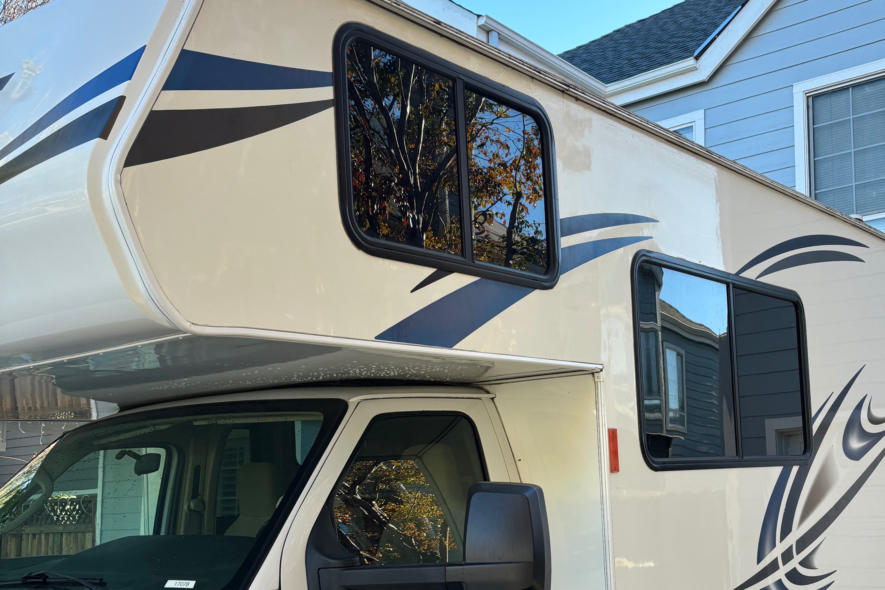 Mint 2019 Gulf Stream Conquest Class C
