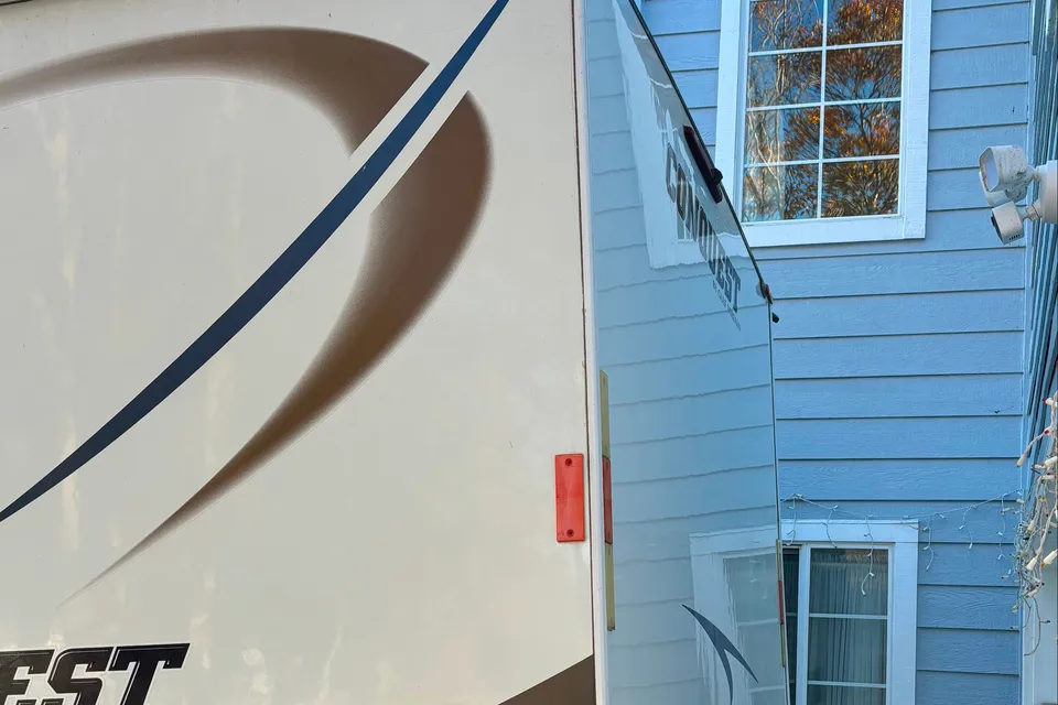 Mint 2019 Gulf Stream Conquest Class C