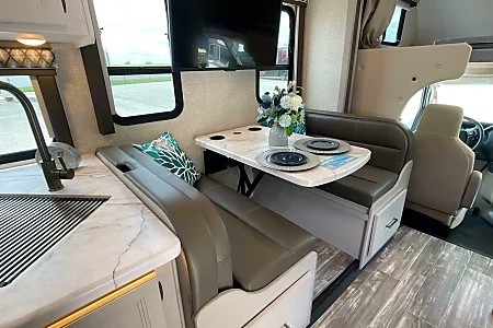 WiFi - LUXURIOUS - Sleeps 7 - Fits in State Parks
