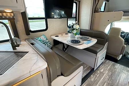 WiFi - LUXURIOUS - Sleeps 7 - Fits in State Parks