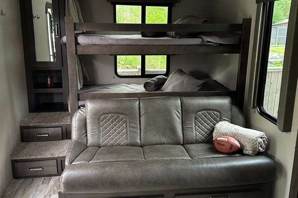 Glamping’ Camping