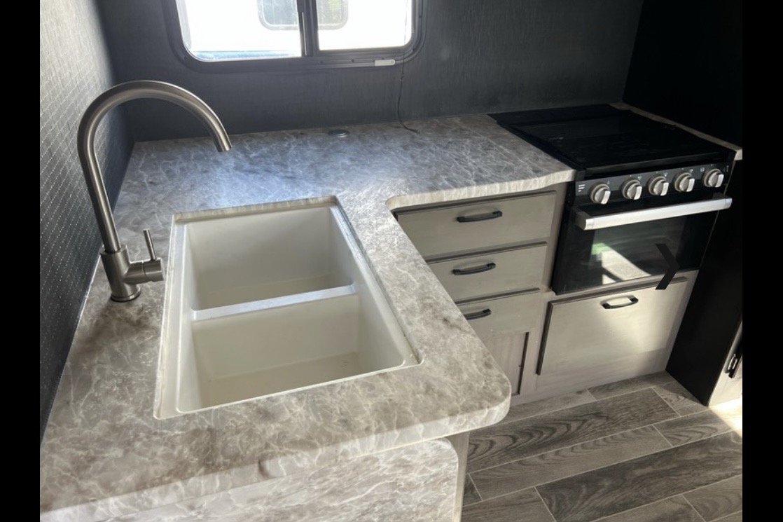 2021 Jayco Jay Feather 24BH Travel Trailer