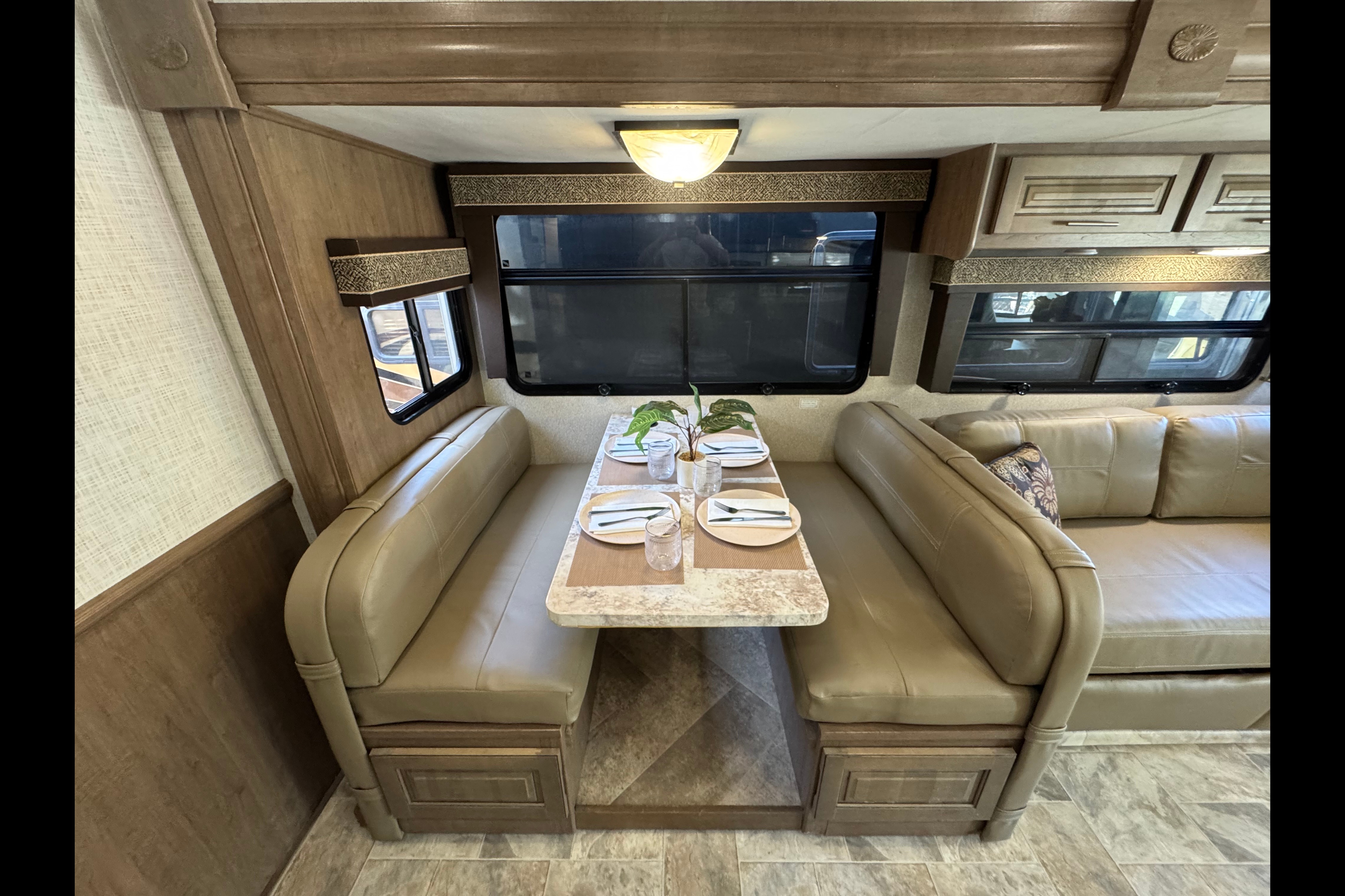 Westland 2018 Forest River Georgetown GT5