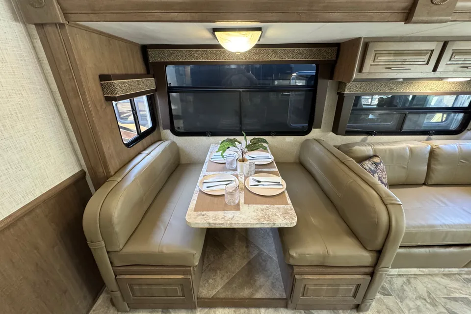 Westland 2018 Forest River Georgetown GT5