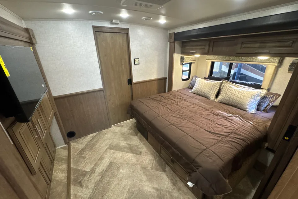 Westland 2018 Forest River Georgetown GT5