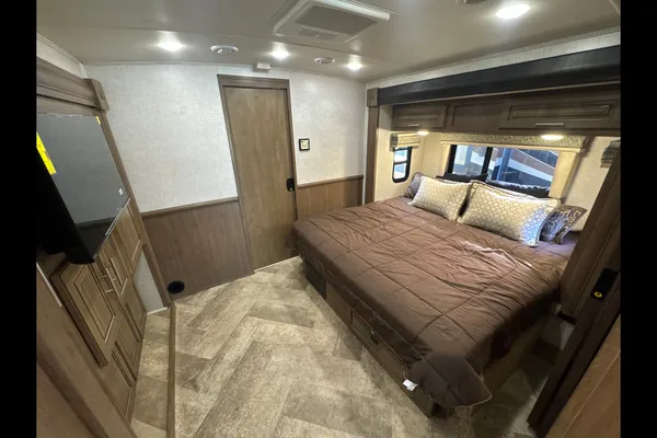 Westland 2018 Forest River Georgetown GT5