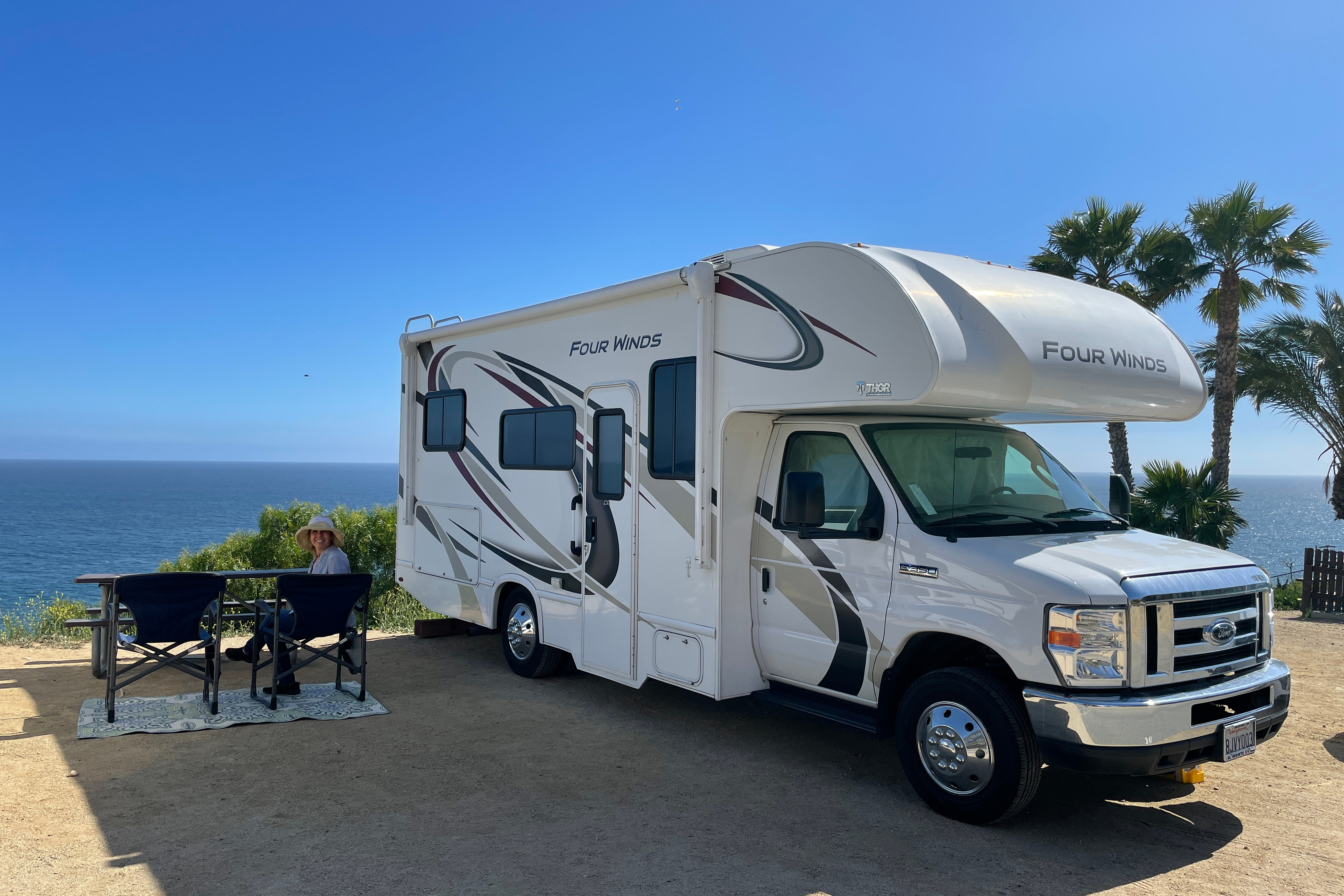 Angie and Eddie's THOR 4 WINDS Class C